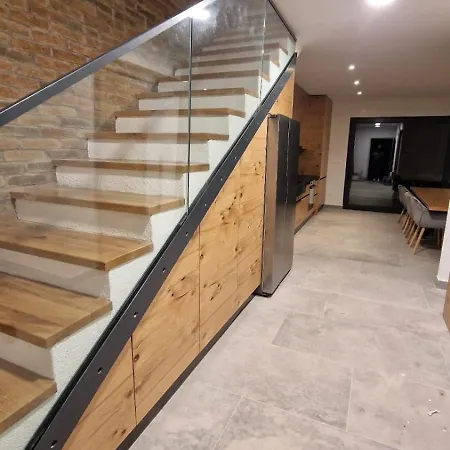 Accommodatie bij particulieren V, Mountain View With A French Balcony, Private Bathroom, Shared Kitchen, Living And Garden With Heated Pool, Privlaka, Zadar Privlaka (Zadar)