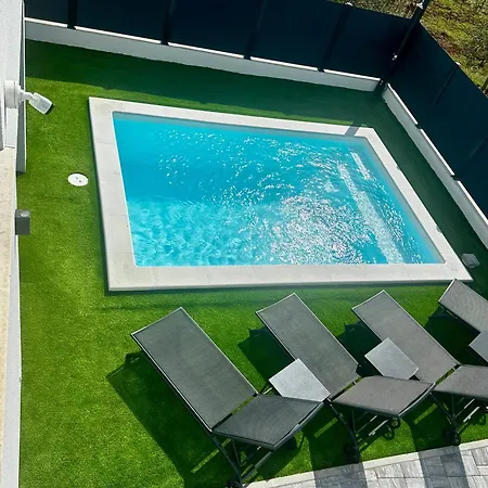V, Mountain View With A French Balcony, Private Bathroom, Shared Kitchen, Living And Garden With Heated Pool, Privlaka, Zadar * Privlaka (Zadar)